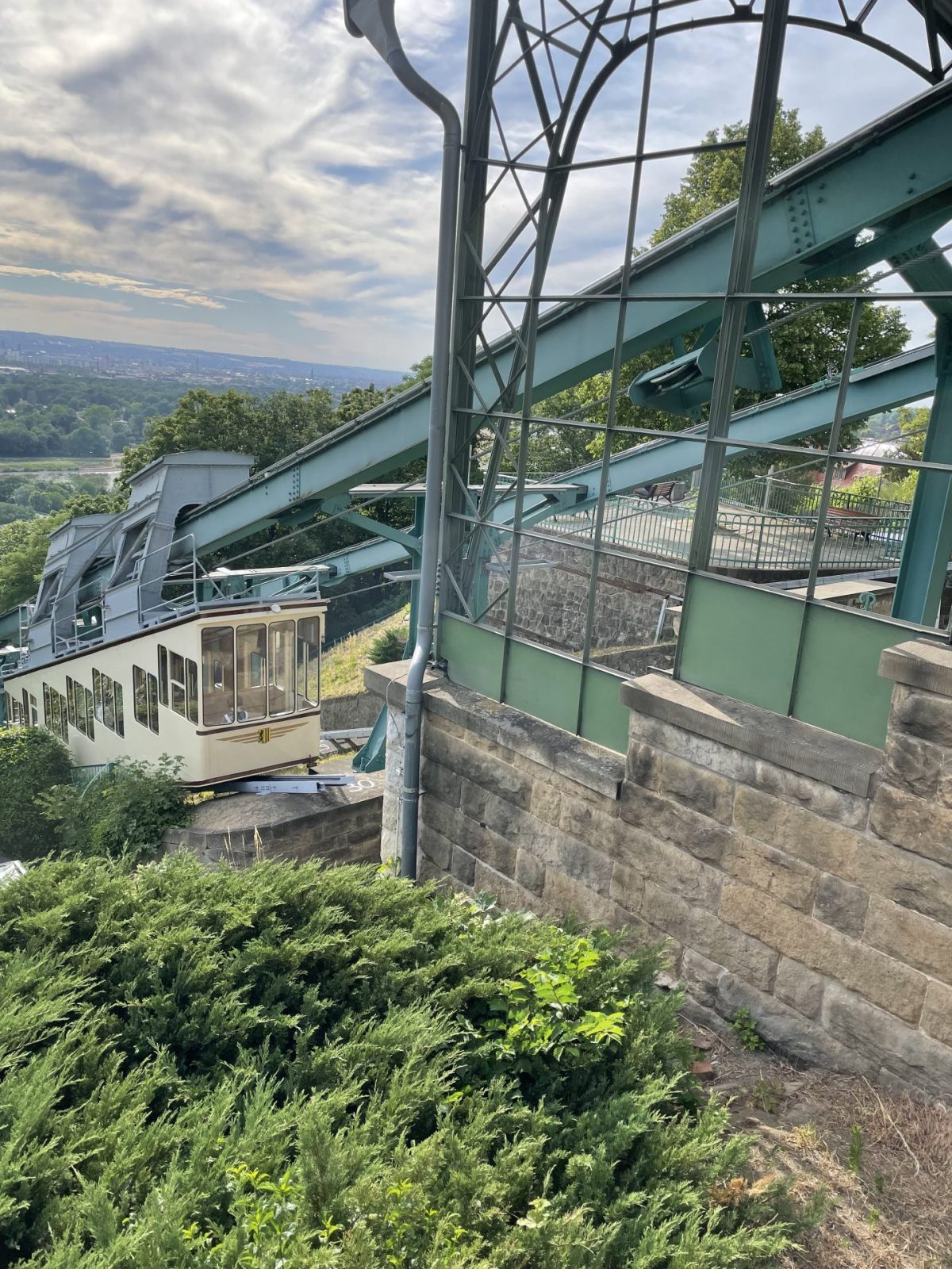 0A069305-A47D-4CC5-8C73-2A2A8DBD7525