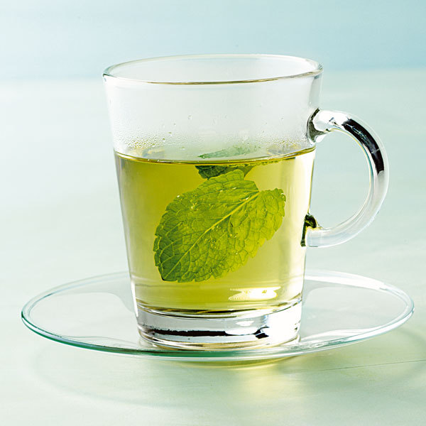 10933-frischer-pfefferminztee