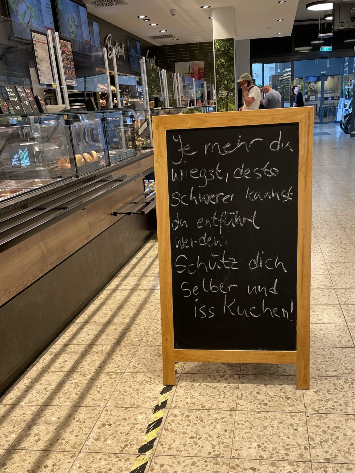 12F153AD-6D6F-48F5-9B9B-B7996F8330CB