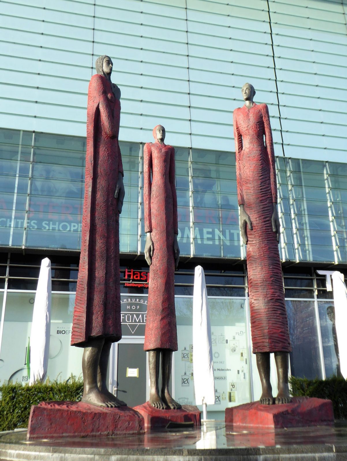 2022-01-15 ZOYT skulpturen vor AEZ (5)