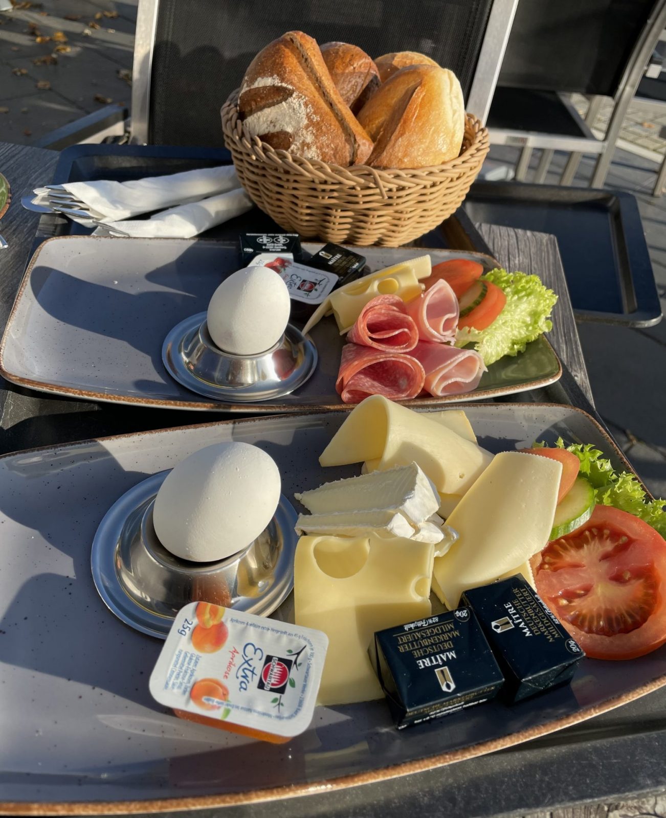 23F8B738-AF01-43E3-BA75-9D130384A509