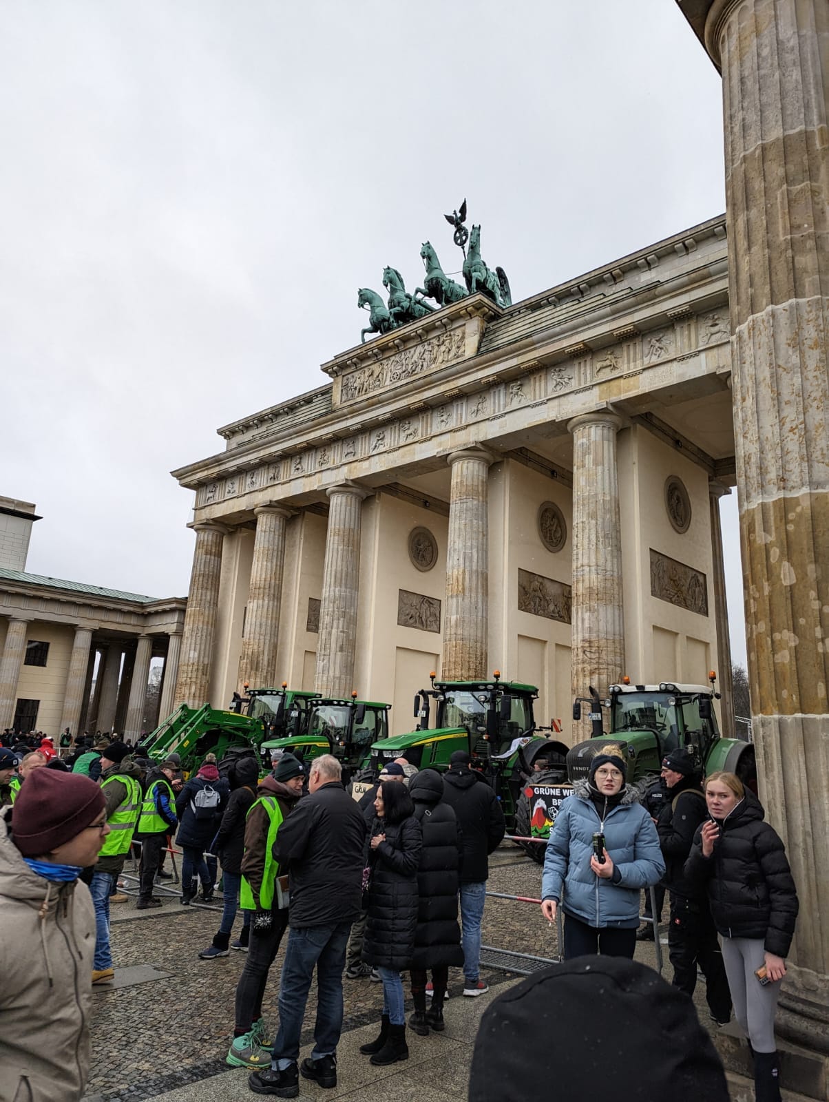 419481908_360646776600415_6116292893774786747_n