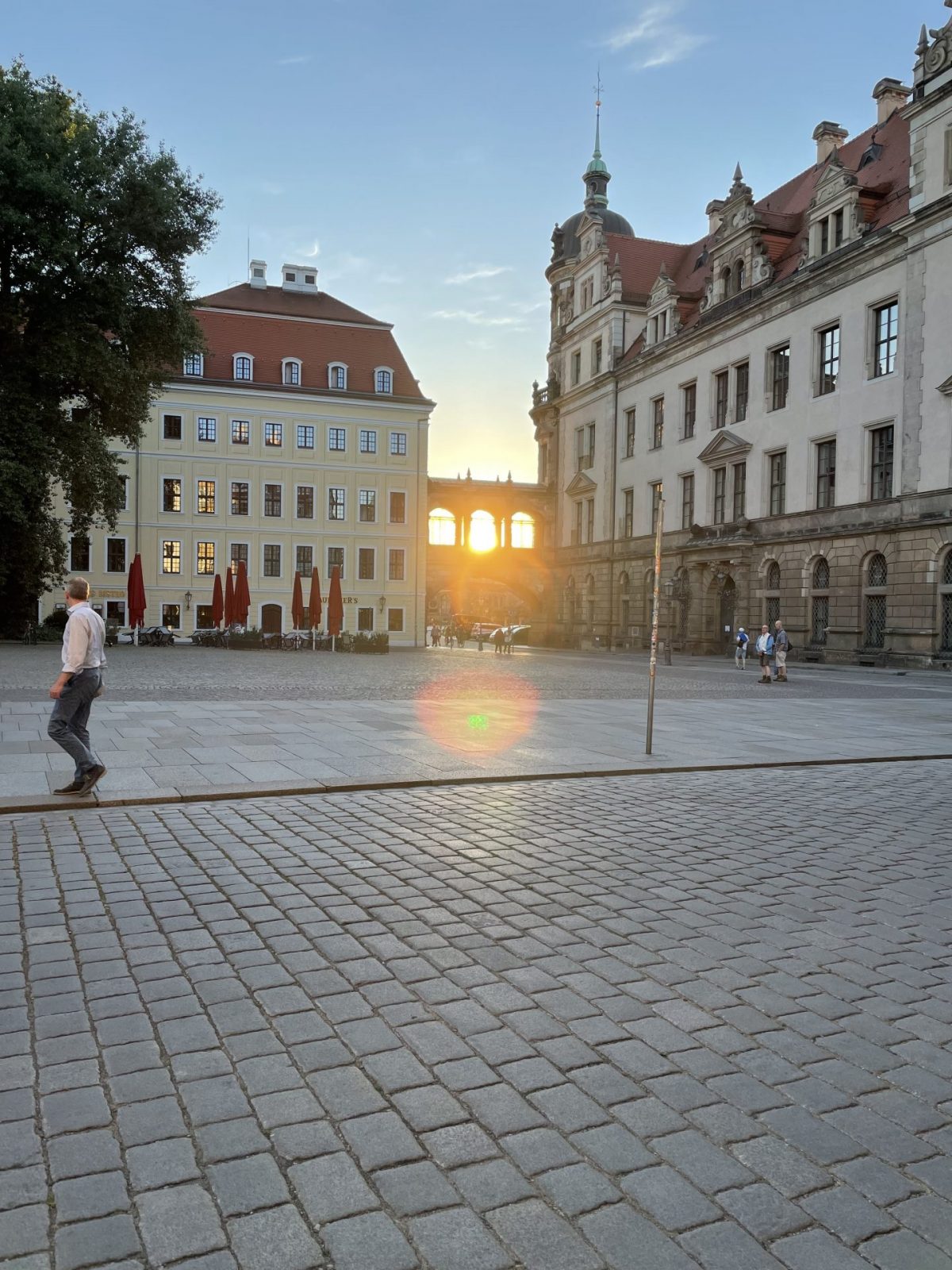 4A8B7F87-685A-4895-AA76-6C368E35D408