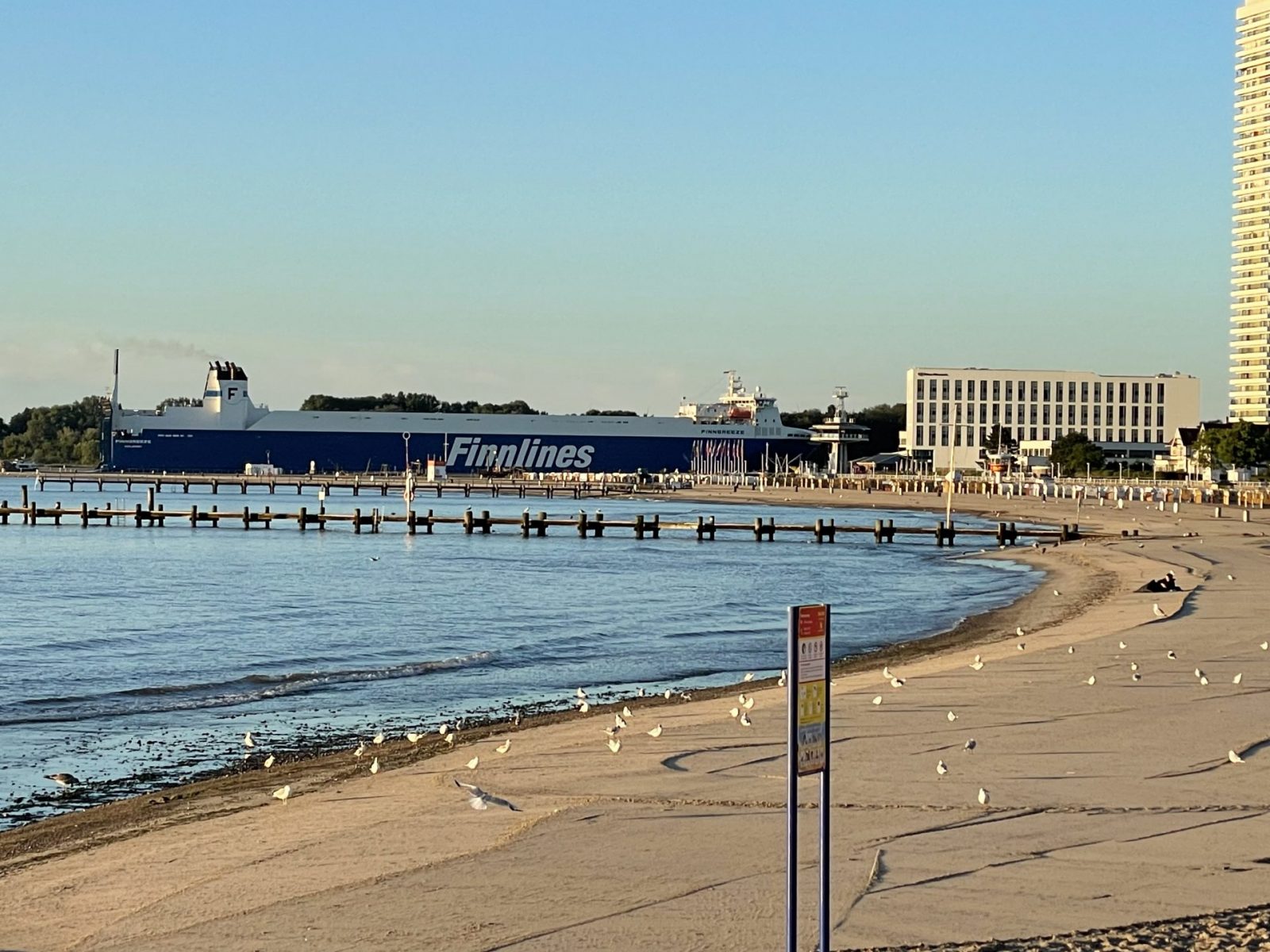 501F15E8-1B3B-4DE9-BCD8-8EB100AB32F4