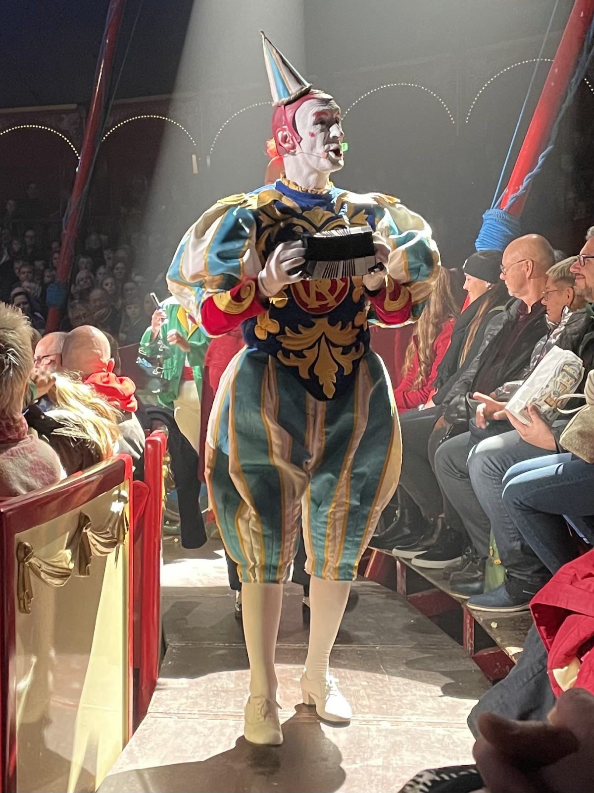 5C55A680-3263-4A68-AF00-B66C3B60142B