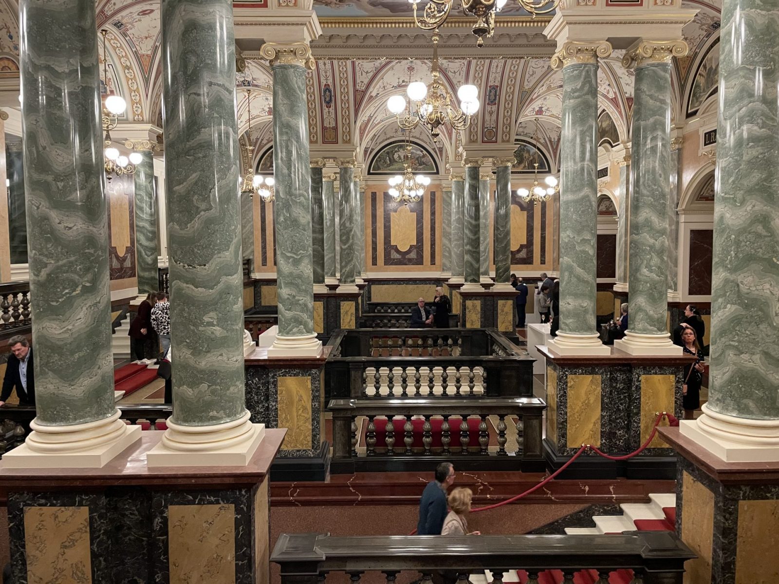 7C6DFA8F-7A62-4FE1-8C86-52C37389E269