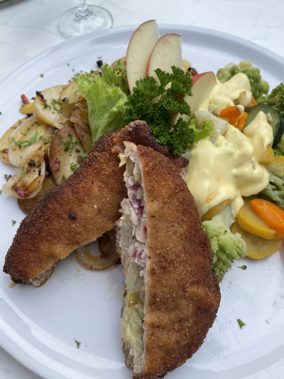 8127EFD5-1BCD-4FE5-AA7A-20F5D662DA8F