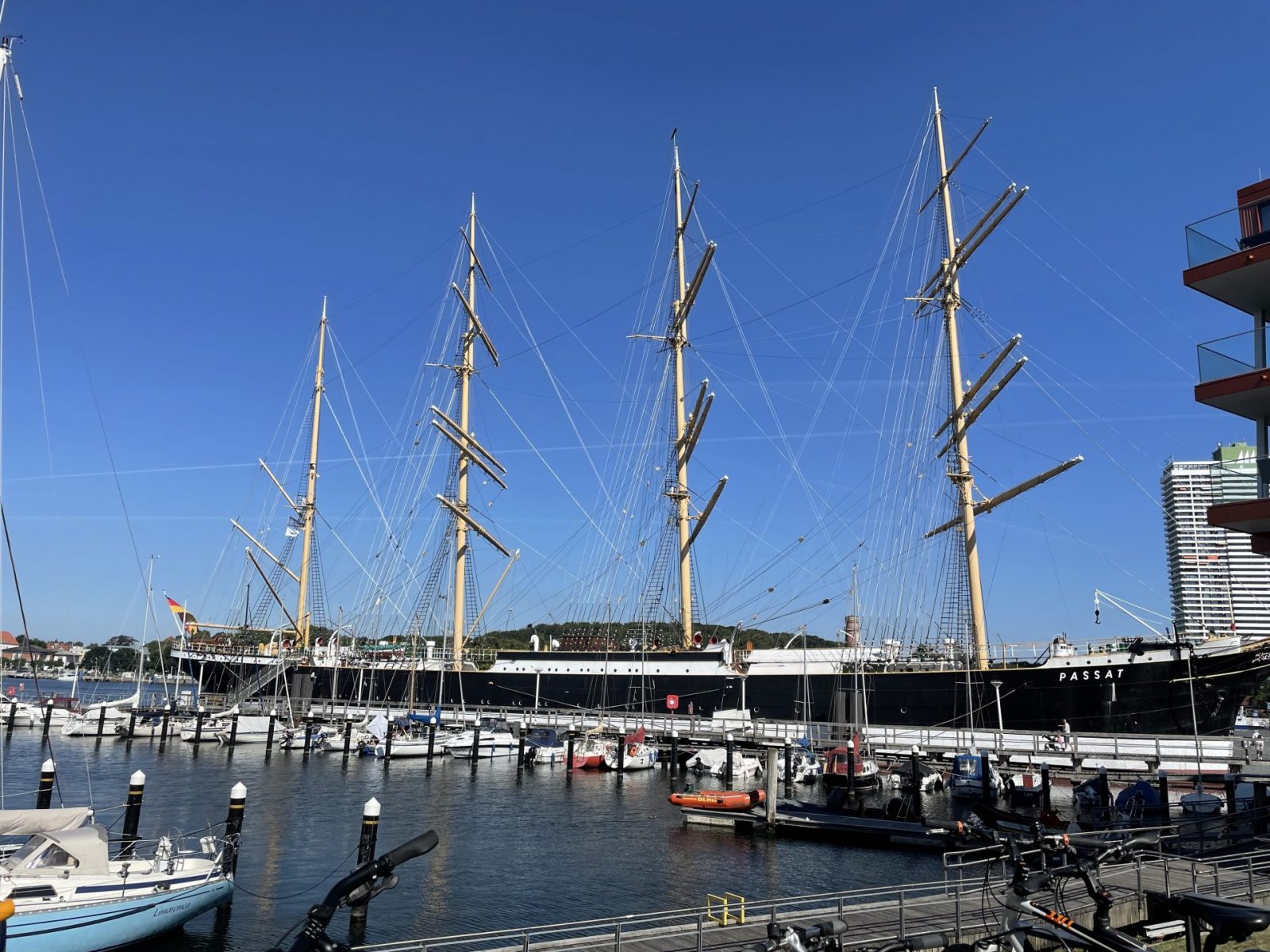 A596C2DC-7D06-4053-8784-F1F6BAED5325