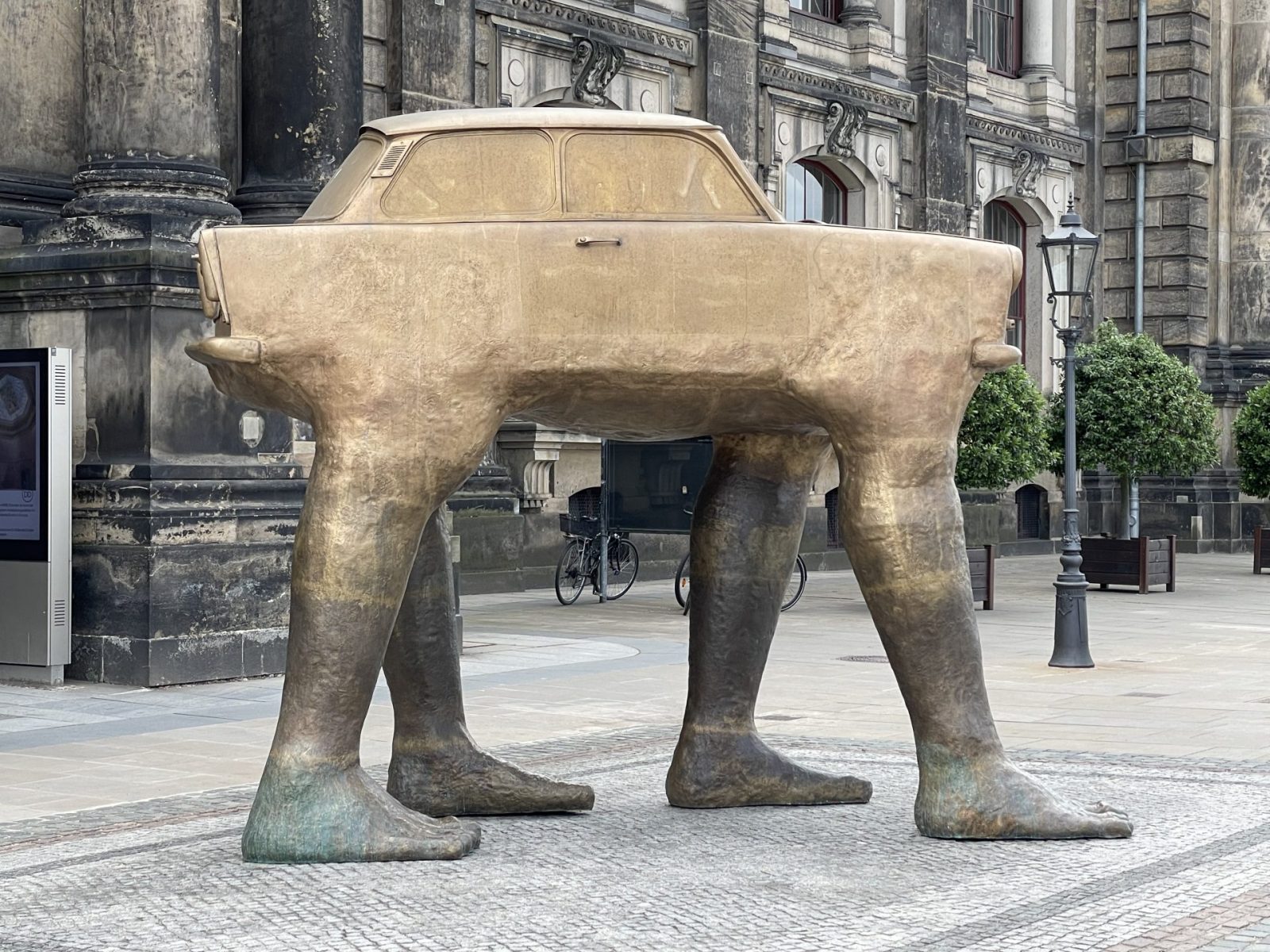 B9B86F35-2253-47C2-BFB9-D0AD09216719