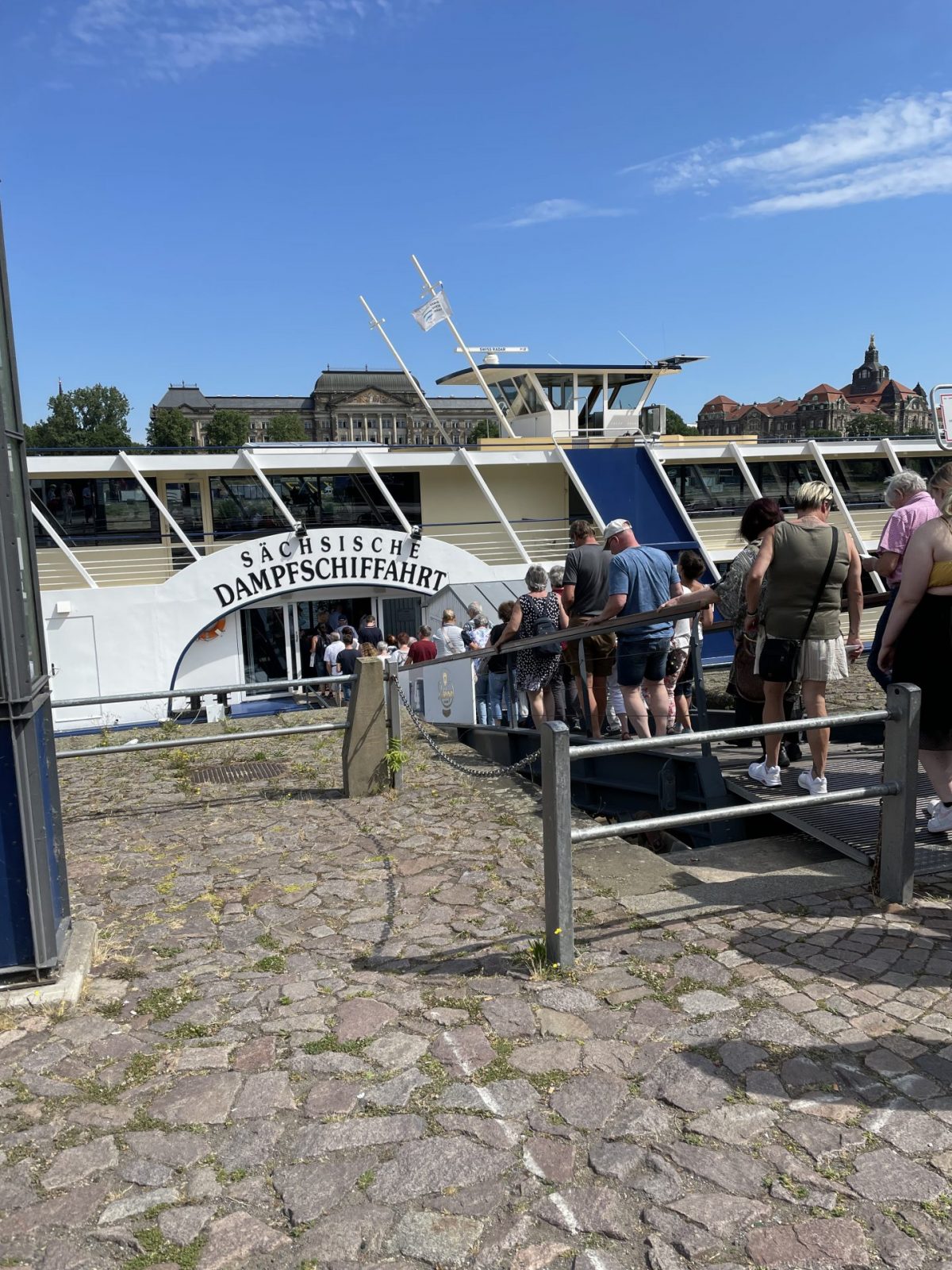 BBD832E2-D2BB-4F2D-8C5C-ED71BDD99B9D