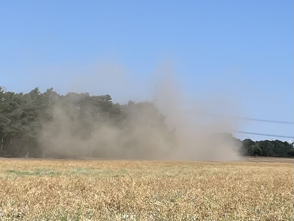 C9FD08EC-6572-41C9-8055-DFAC5D459C7B