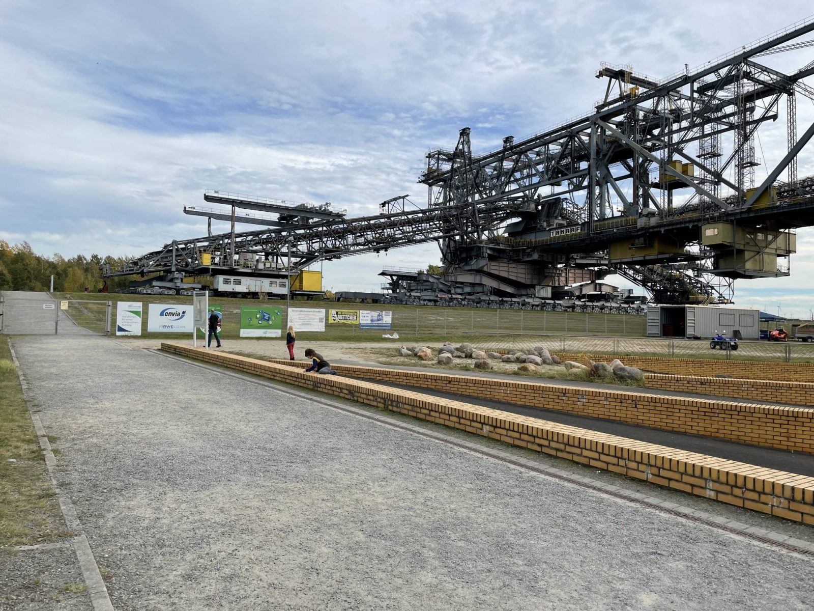 CAB038CD-C8F2-445D-B8AC-24C8D486E540