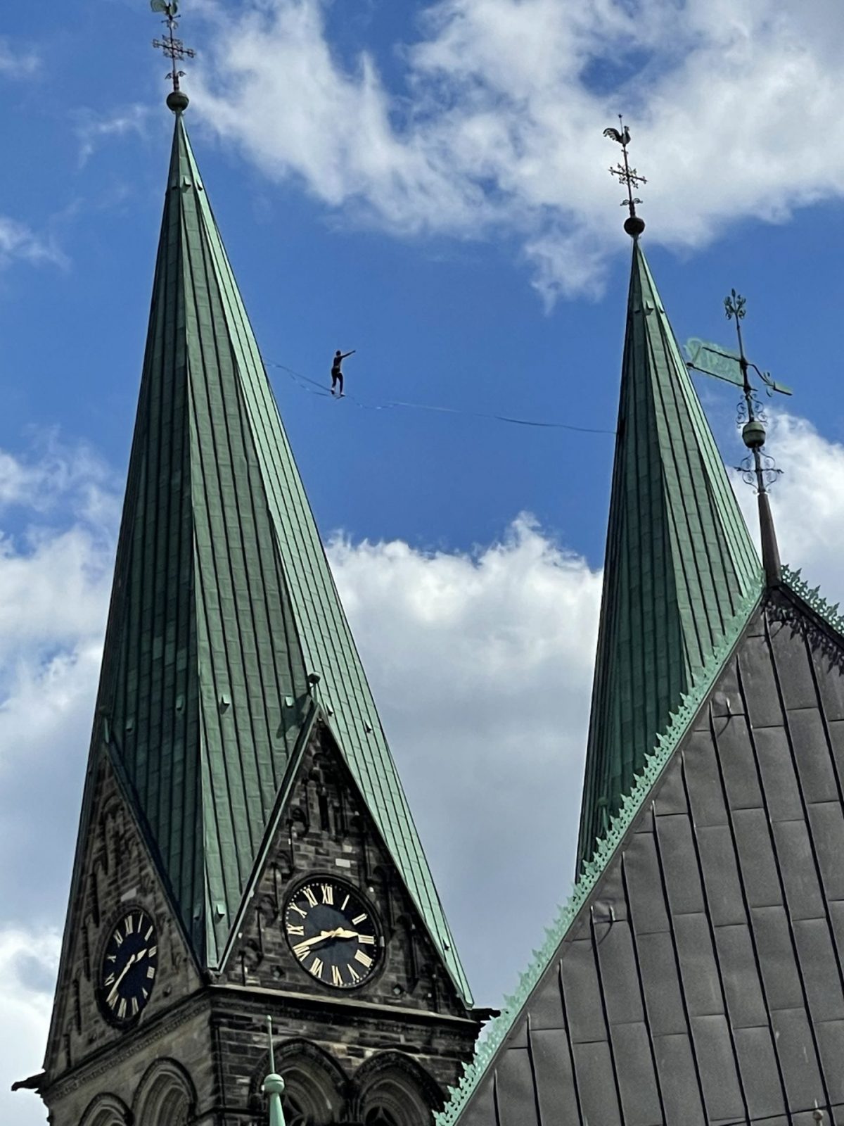 DFD423E0-3522-4541-BFAE-438250357116