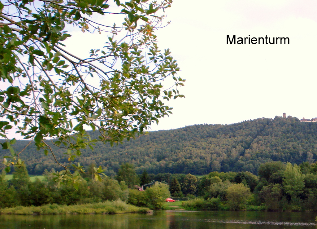 Unterhalb des Marienturm.