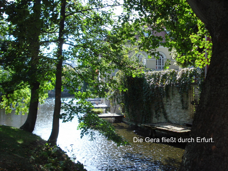 Die Gera fließt durch Erfurt.