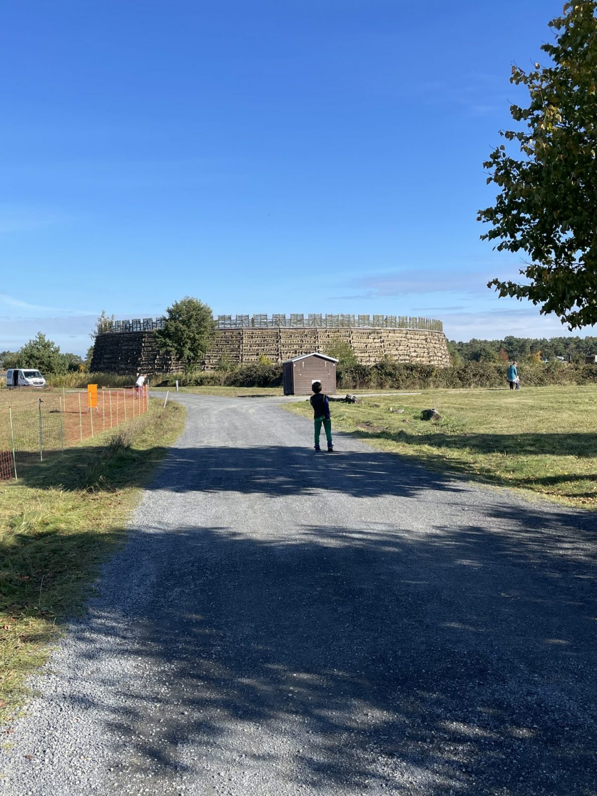 E51F2392-F3E1-4FE1-BA32-EF4E4E1F5EB0