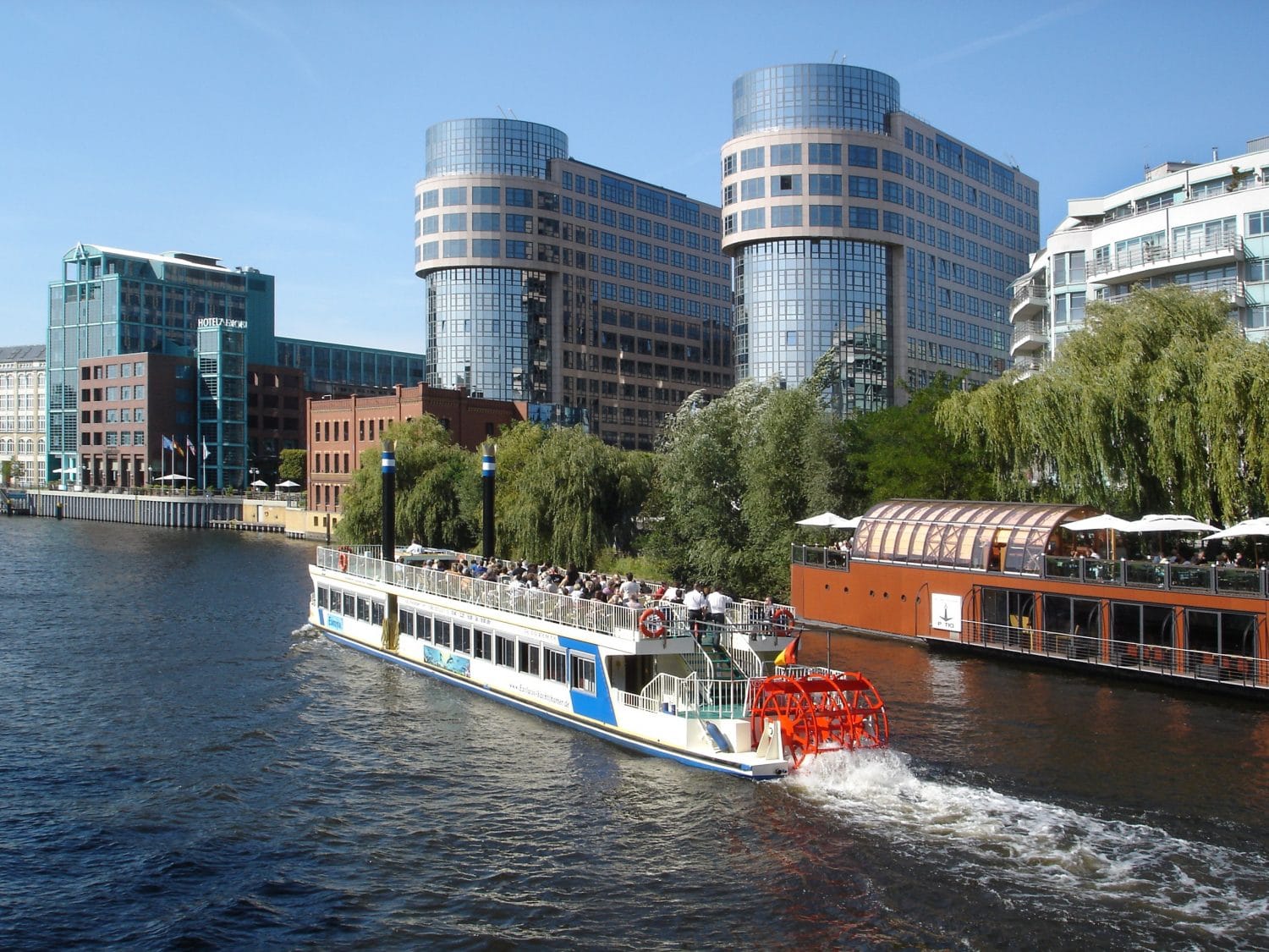 Schifffahrt-Berlin-Raddampfer-Europa-e1545184946469