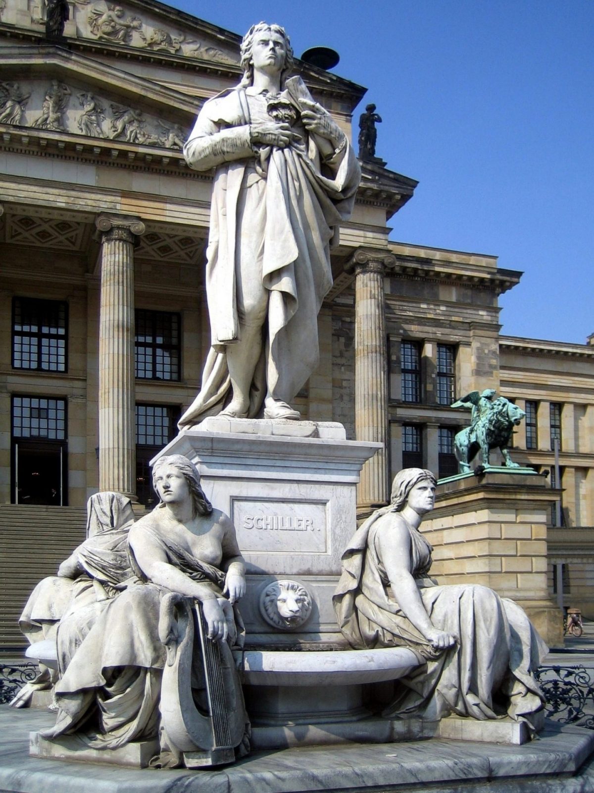 Schillerdenkmal_Berlin_Gendarmenmarkt_Begas_1