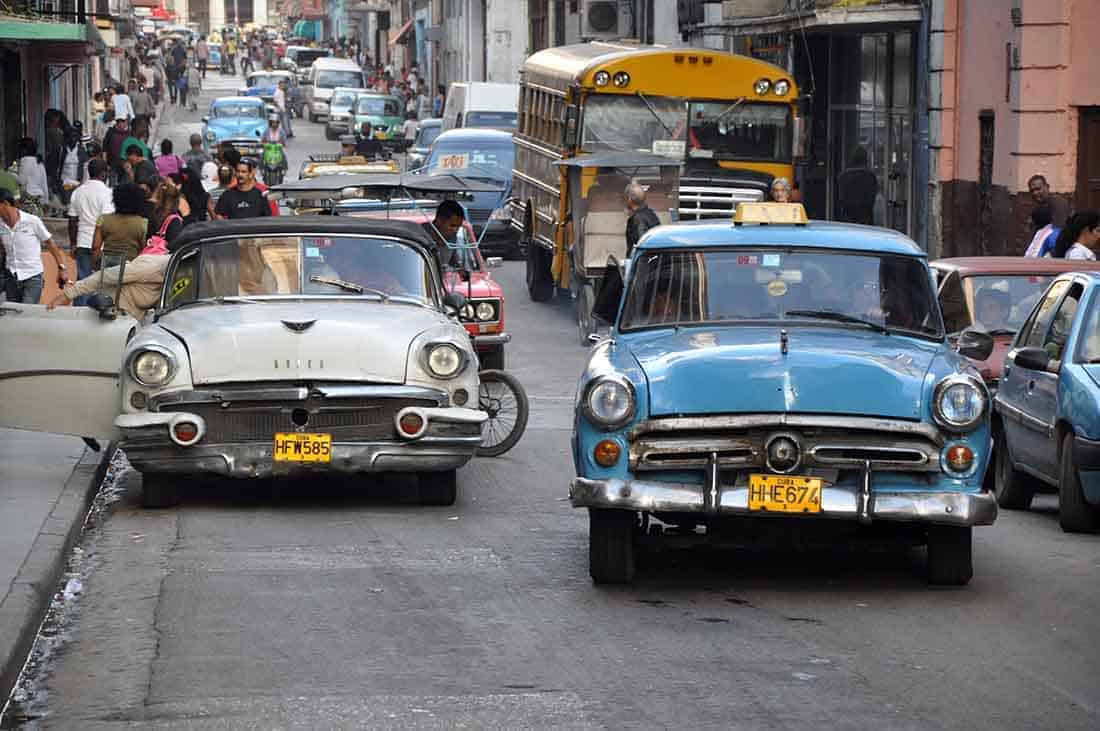 Straßenverkehr in Kuba