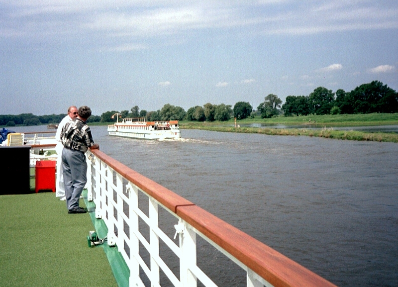Auf der Elbe - Mai 2003