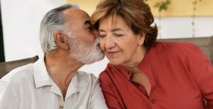 Älteres Paar verliebt