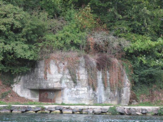 Bunker am Rhein