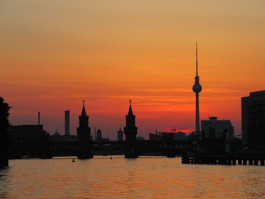 Abend Oberbaumbrücke 4.4.23