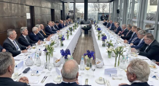 Bildschirmfoto 2022-02-19 um 19.28.48