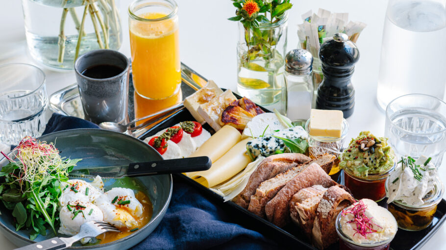 best-breakfast-restaurant-berlin-e1626437533894-910x511