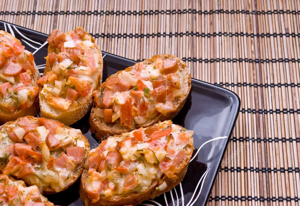 depositphotos_2755217-stock-photo-small-appetizers