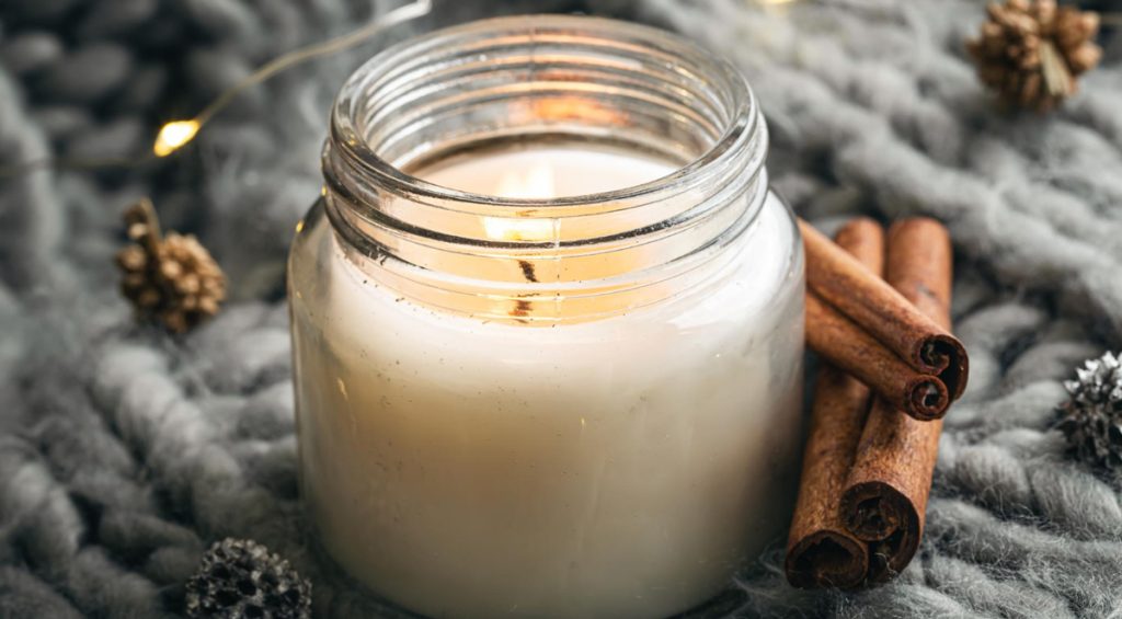 Kerze in Einmachglas