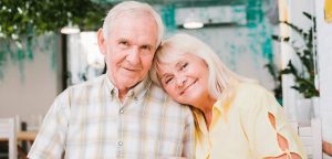 Ehepaar bei der eiserenen Hochzeit