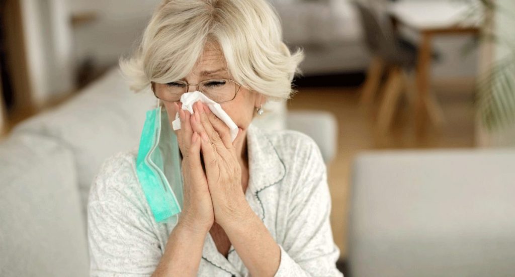 Erkältete Seniorin