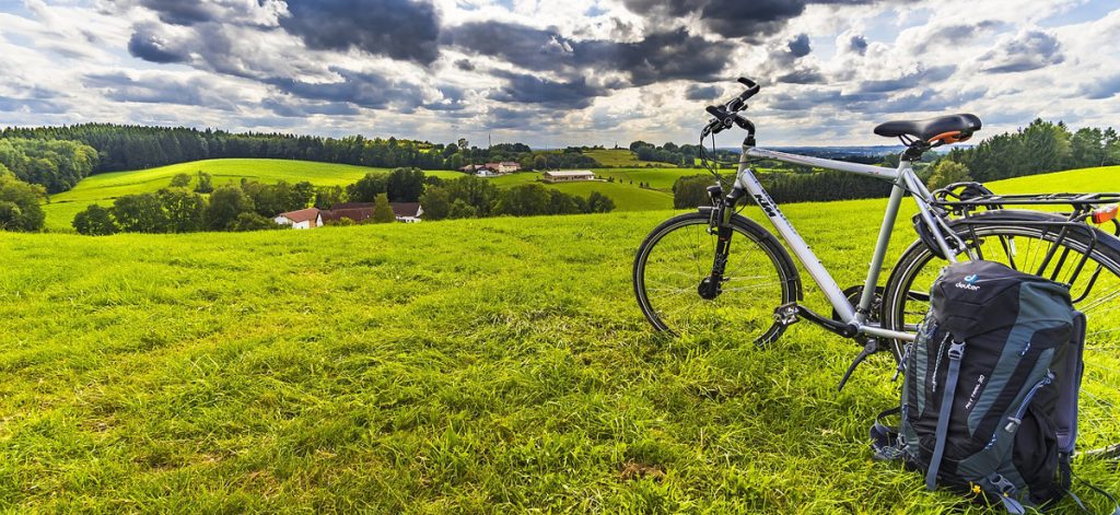 Fahrrad vor Landschaft