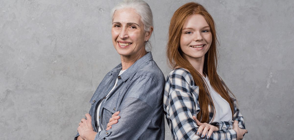 Großmutter mit Enkelin