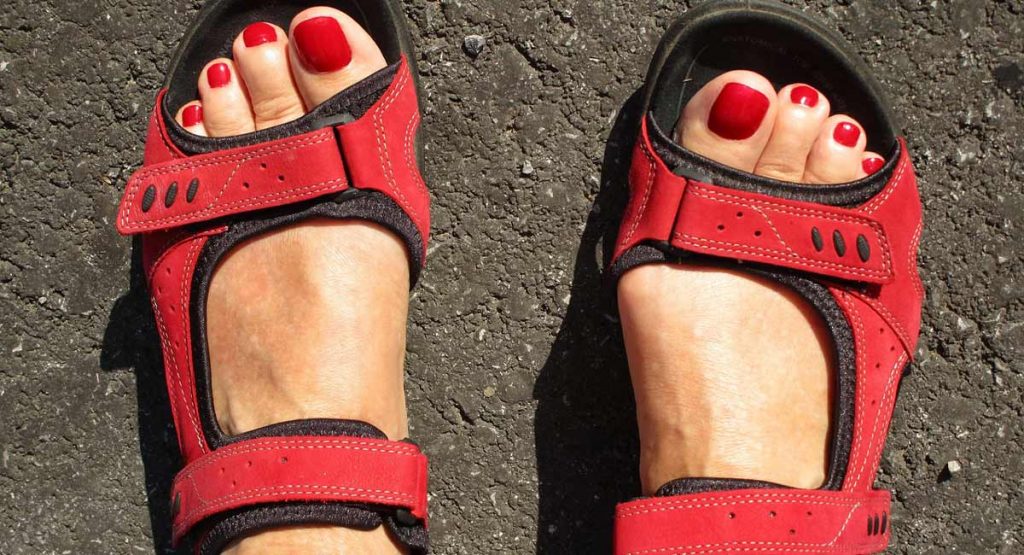 Pantolette mit Klettverschluss