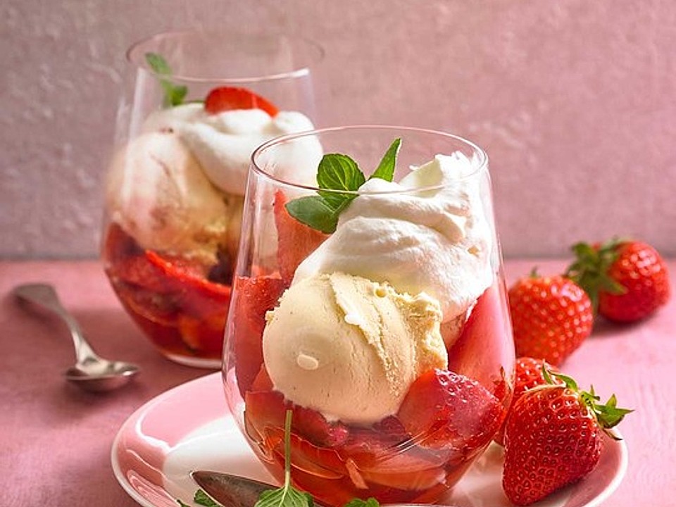 roros-erdbeer-eisbecher-spezial